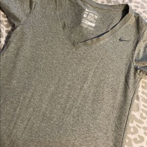nike shirt size s
